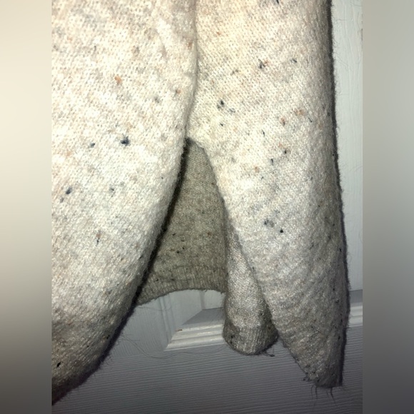 Sweater - Picture 2 of 6